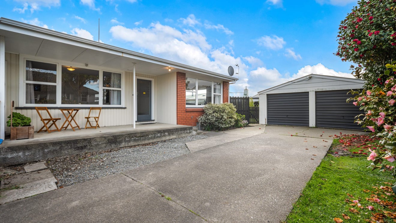 2/166 Halswell Road, Hillmorton, Christchurch - Carousel 1