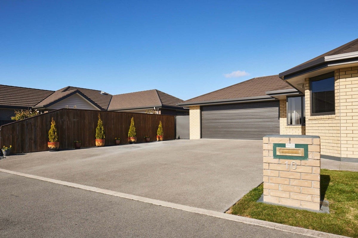 10 Ara Drive, Redwoodtown, BLENHEIM - Carousel 26