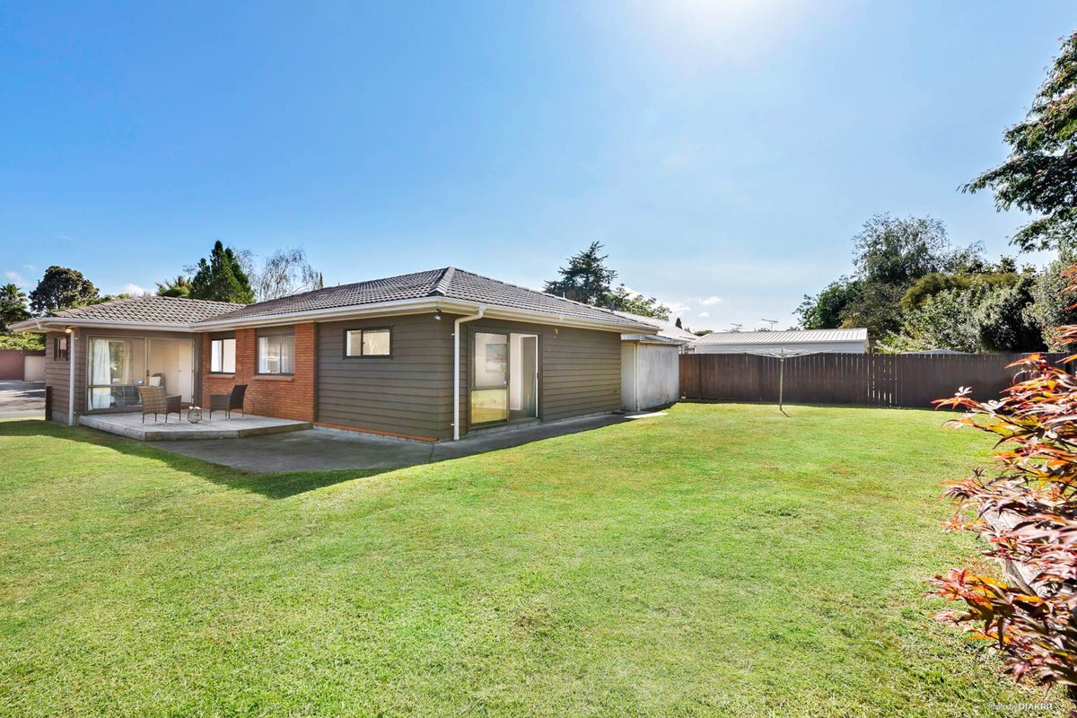 3 Sharivari Place, Conifer Grove, Takanini - Carousel 2