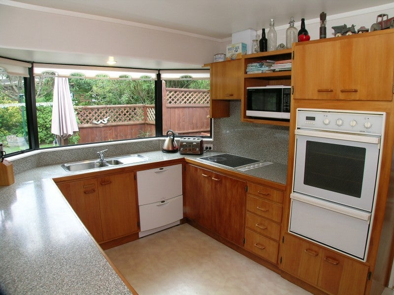 99 Ayton Drive, Whitby, Porirua - Carousel 25