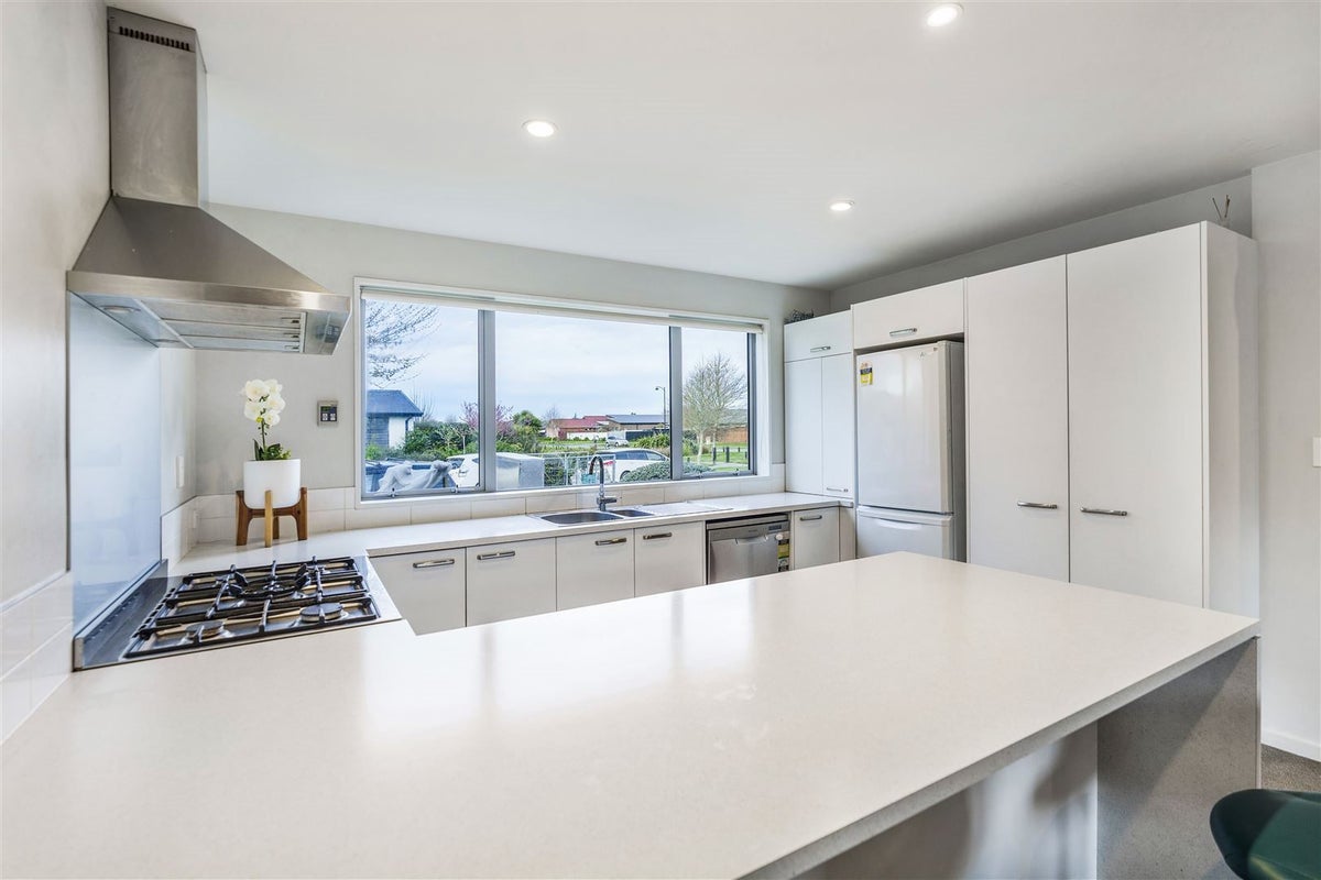 41 Carradale Avenue, Broomfield, Christchurch - Carousel 2