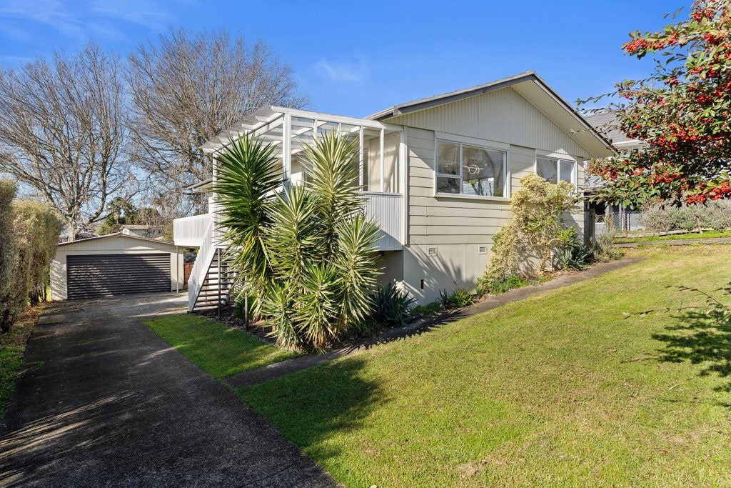 25 Dobell Road, Stanmore Bay, Rodney, Auckland - Carousel 2