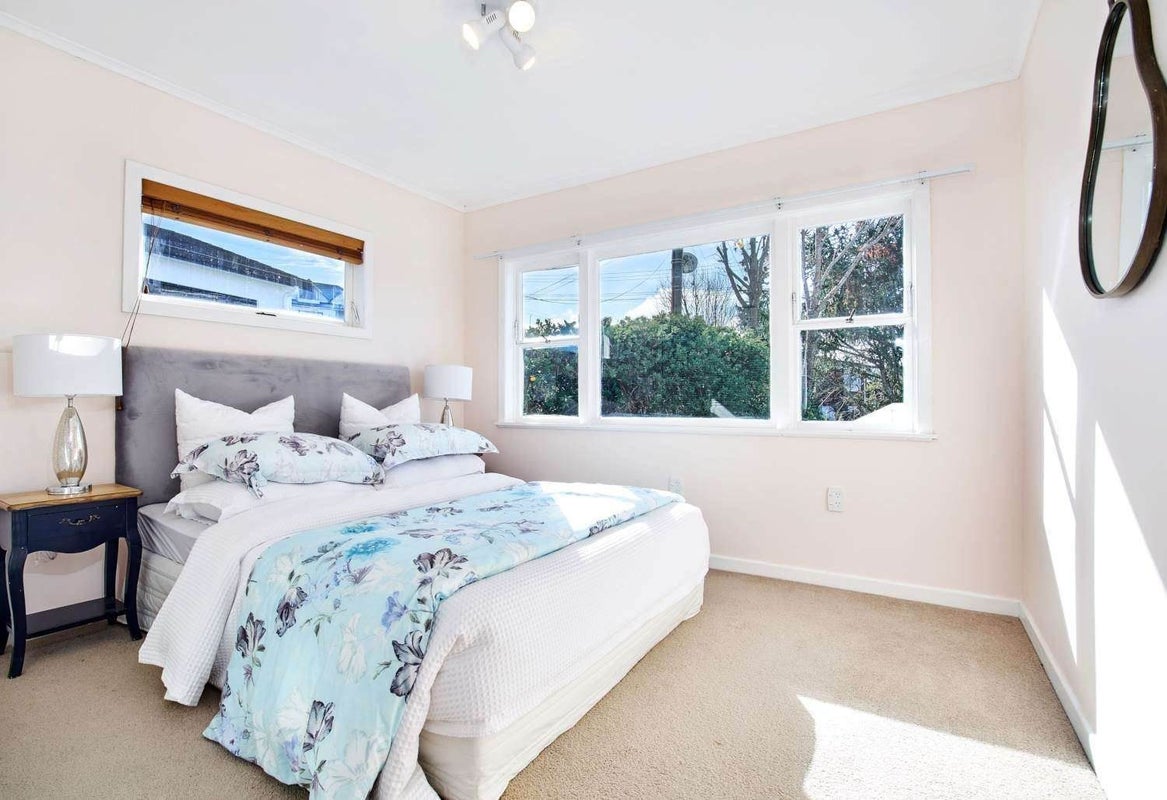 62 Lyons Avenue, Murrays Bay, Auckland - Carousel 10
