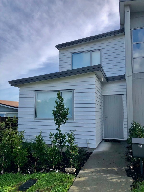 1C Pavola Grove, Glenfield, Auckland - Carousel 1