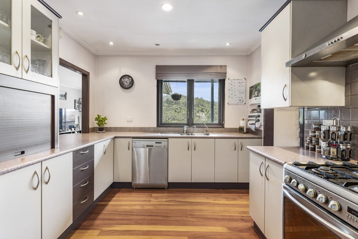 28 Mountain Road, Henderson Valley, Auckland - Carousel 41