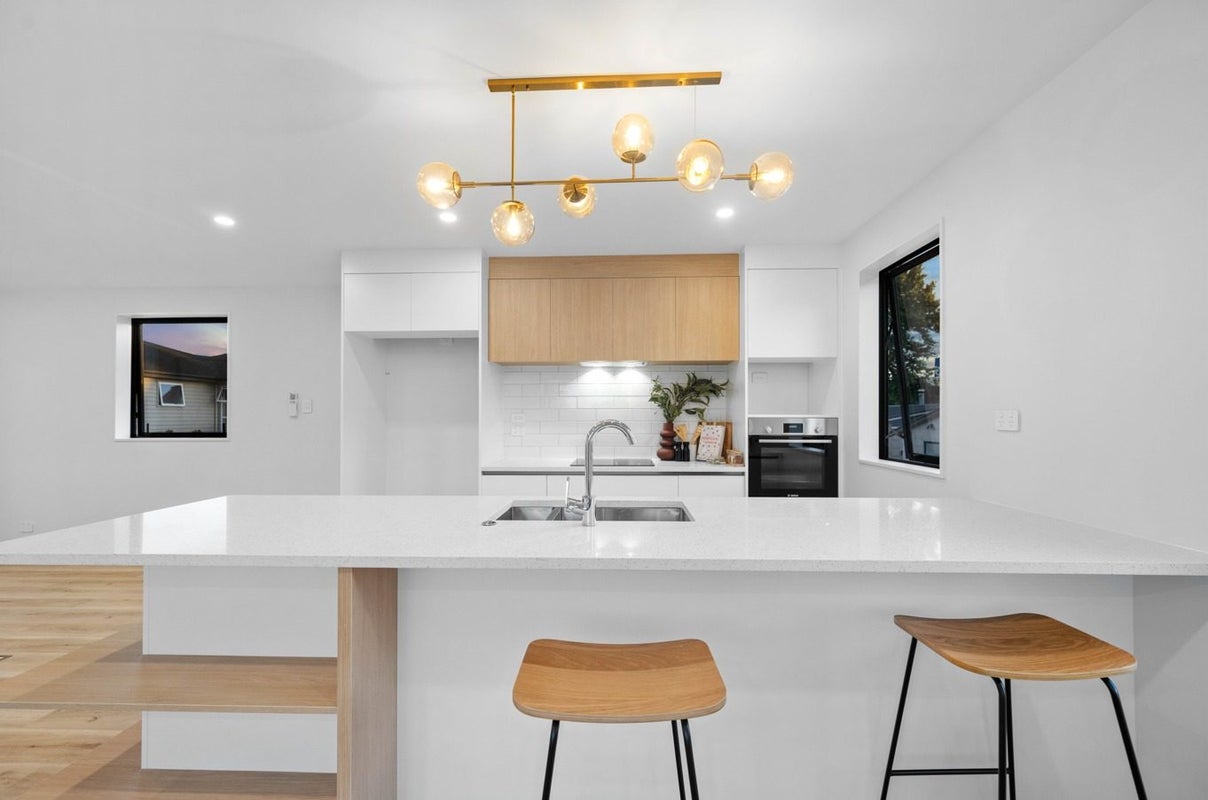 3A Dawnhaven Drive, Te Atatu Peninsula, Auckland - Carousel 2
