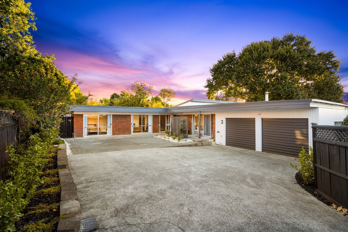 68B Te Atatu Road, Te Atatu South, Auckland - Carousel 1