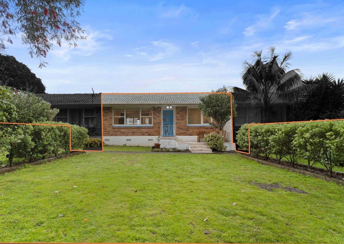 2/57 Church Road, Mangere Bridge, Auckland - Carousel 1