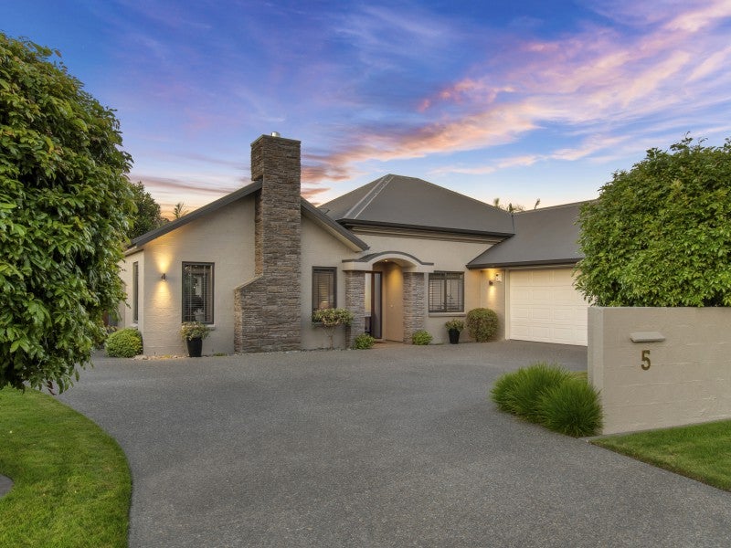 5 Alva Glen Place, Pyes Pa, Tauranga - Carousel 1