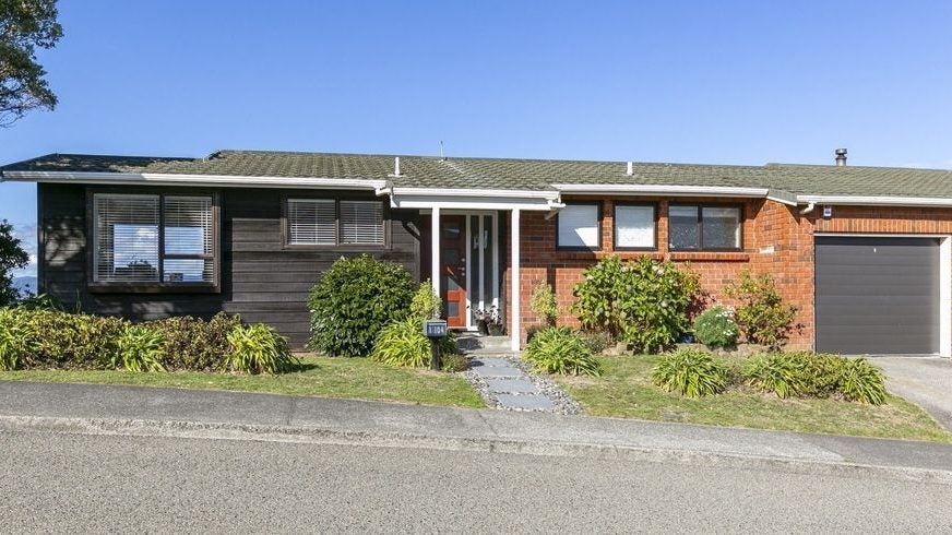 1/104 Madras Street, Khandallah, Wellington - Carousel 1