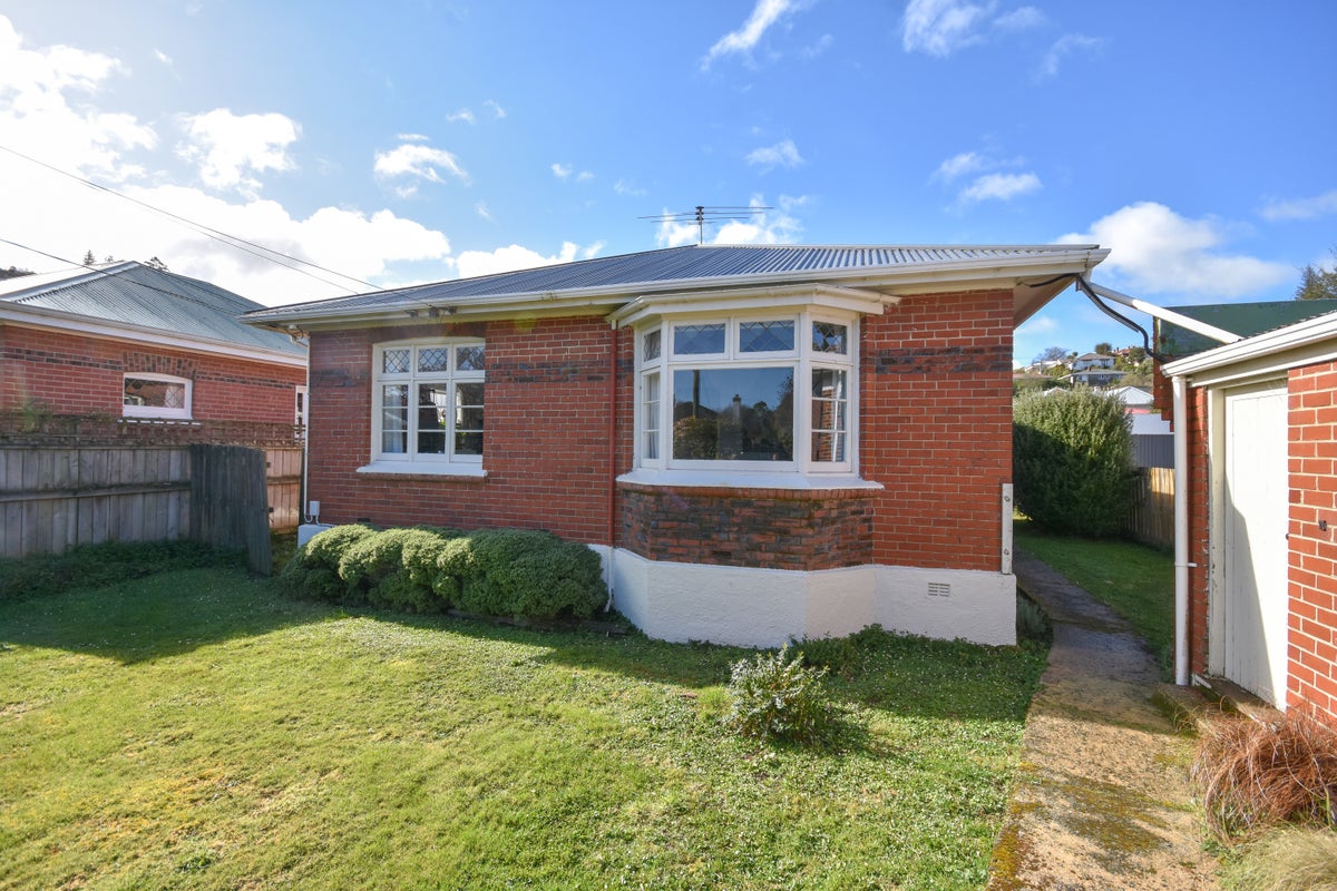 23 Glendining Avenue, North East Valley, Dunedin - Carousel 1