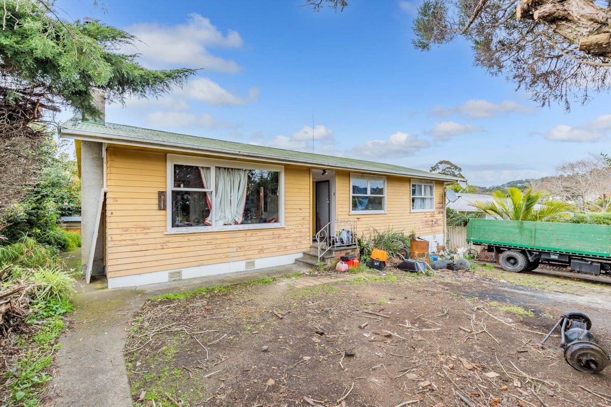 3 Firle Place, Green Bay, Auckland - Carousel 7