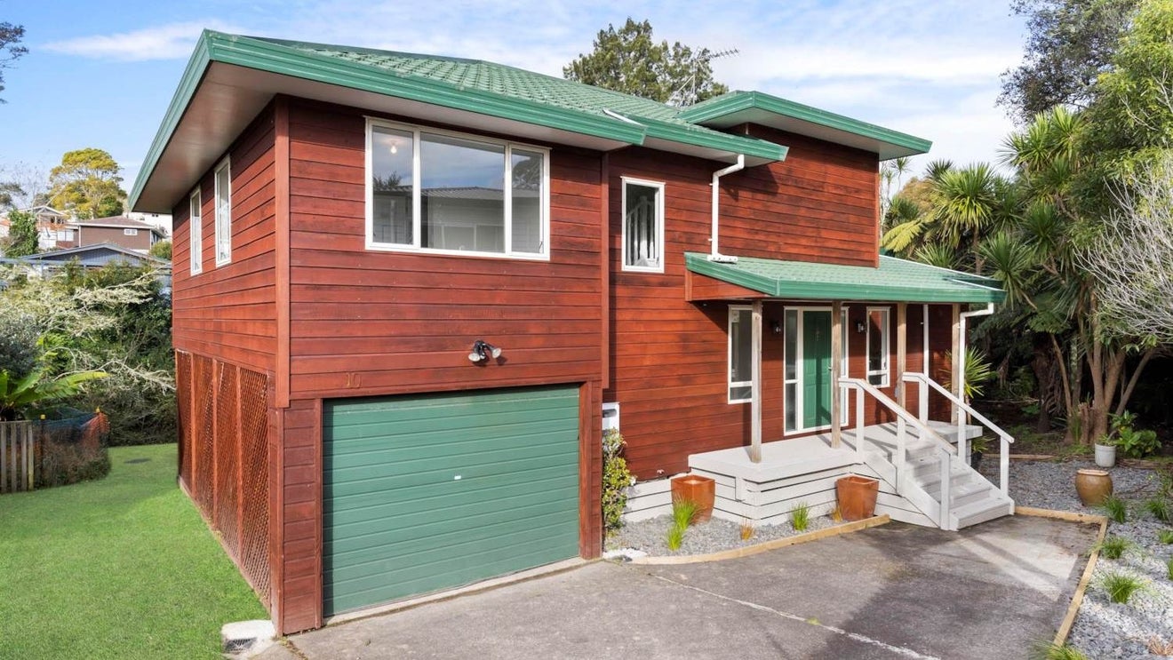 10 Milan Drive, Glen Eden, Auckland - Carousel 1