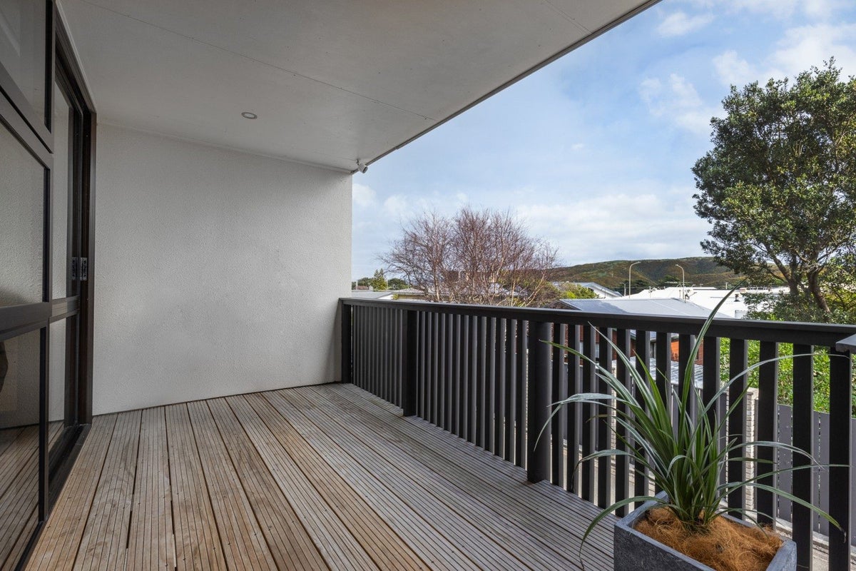 7/24 Acheron Road, Paremata, Porirua - Carousel 2