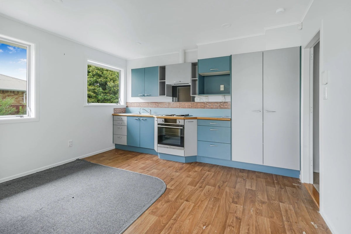 7 Bruce Avenue, Glenview, Hamilton, Waikato - Carousel 2