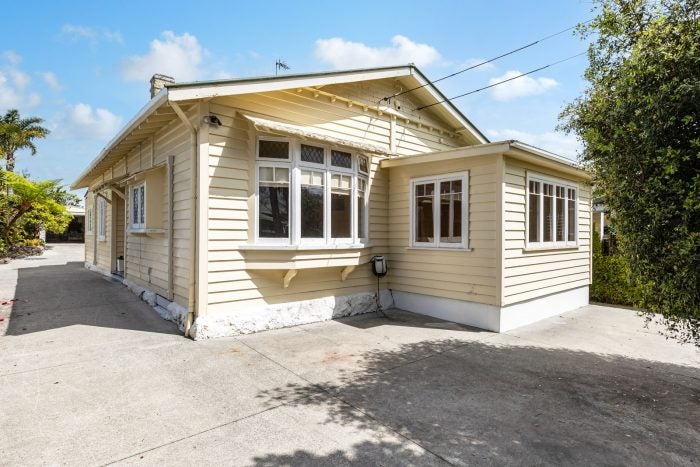 10 Telford Avenue, Mount Eden, Auckland - Carousel 1
