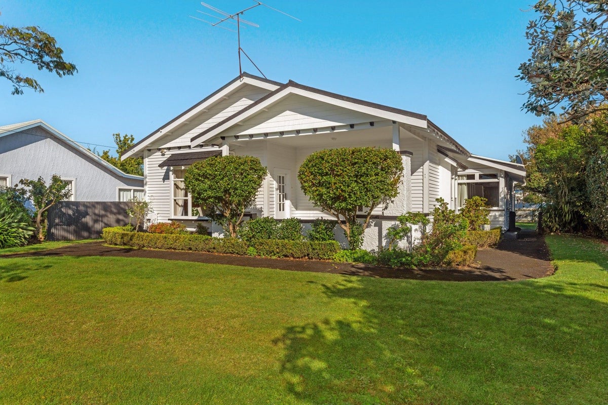 58 Clifford Street, Whataupoko, Gisborne - Carousel 25