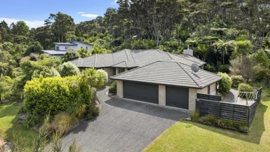 227 Huia Road, Titirangi, Auckland - Carousel 1