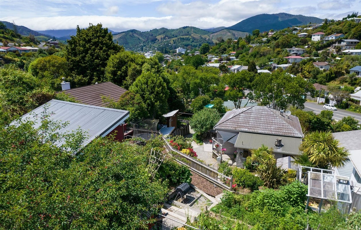 98 Russell Street, Stepneyville, Nelson - Carousel 1