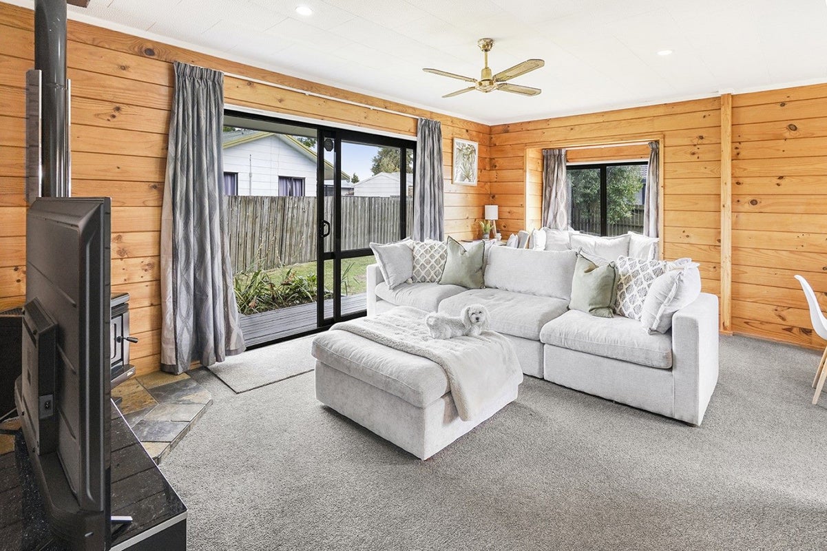 14 Kentucky Crescent, Nawton, Hamilton - Carousel 2