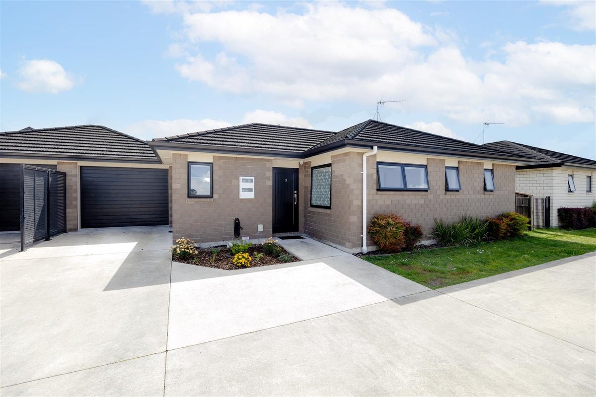 3/9 Heath Street, St Andrews, Hamilton - Carousel 1