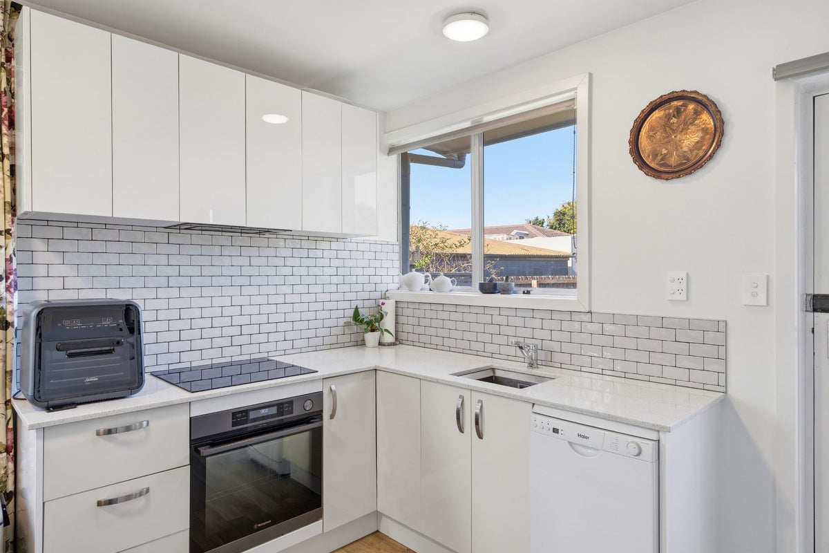 2/54B Dallington Terrace, Dallington, Christchurch - Carousel 2