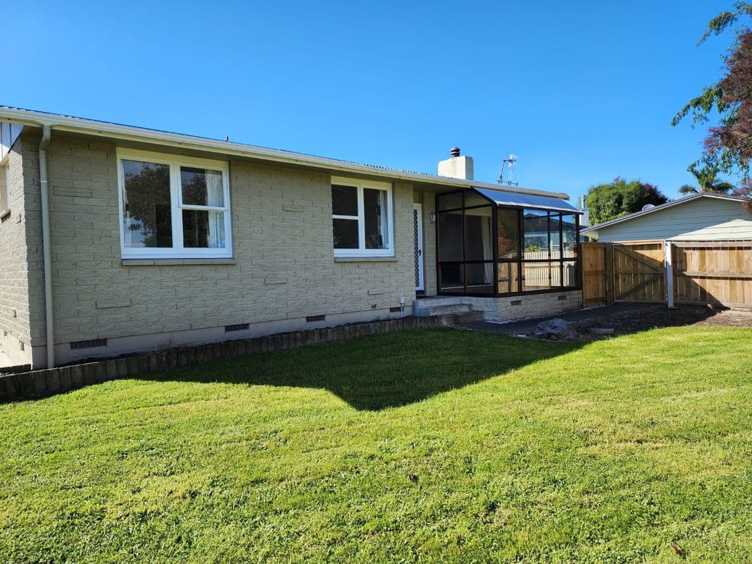 2 Tasman Street, Havelock North, Havelock North - Carousel 1
