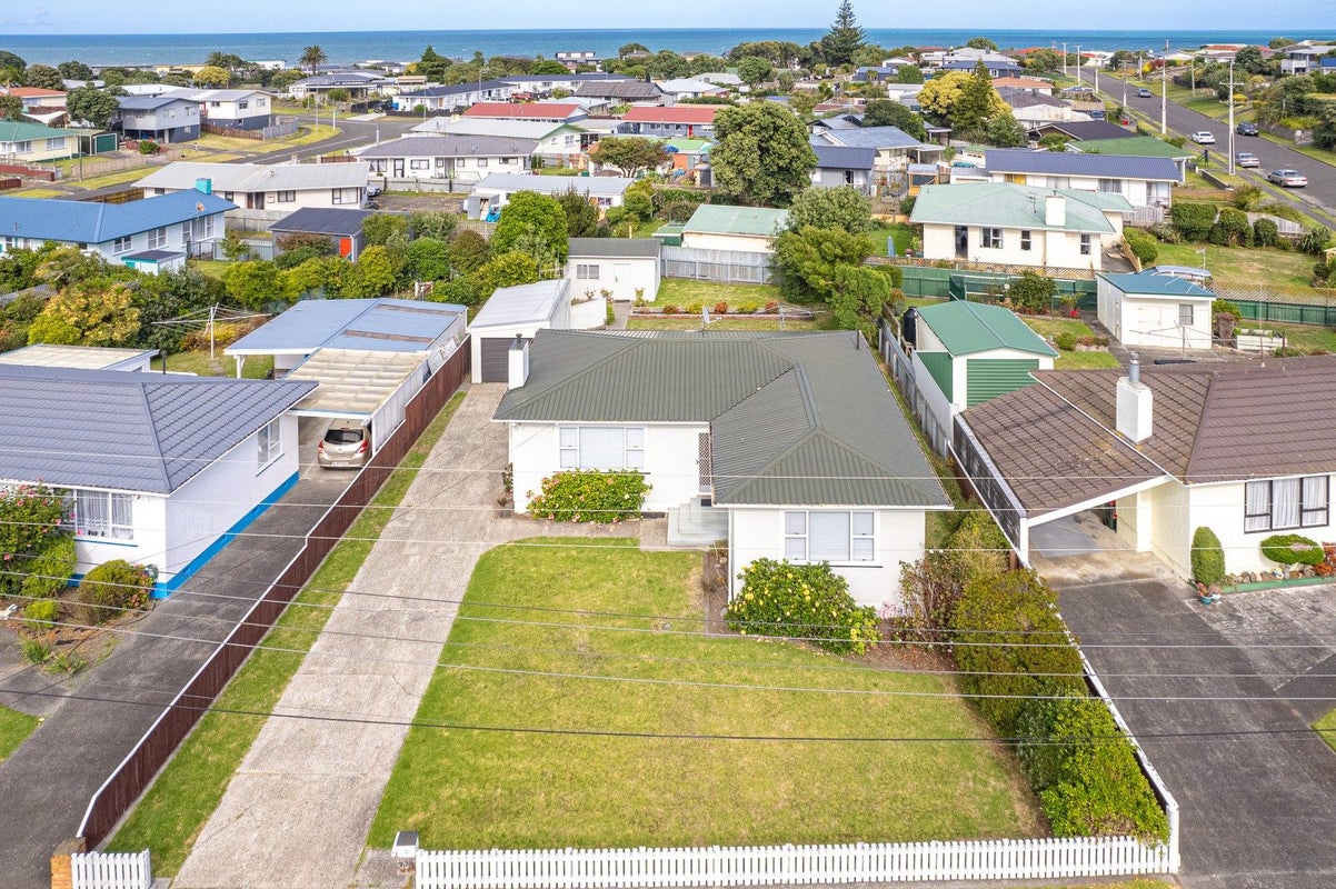 203 Cornfoot Street, Castlecliff, Whanganui - Carousel 2