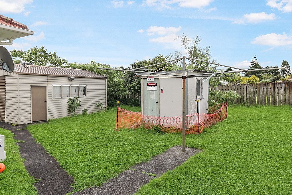 6A RUSSELL Road, Arakura, Wainuiomata - Carousel 19