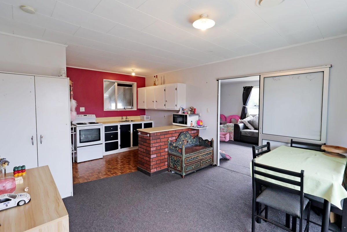 41 Ottrey Street, Clifton, Invercargill - Carousel 2