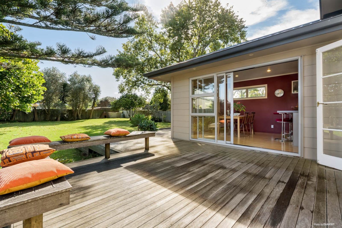 2 Second View Avenue, Beachlands, Auckland - Carousel 1