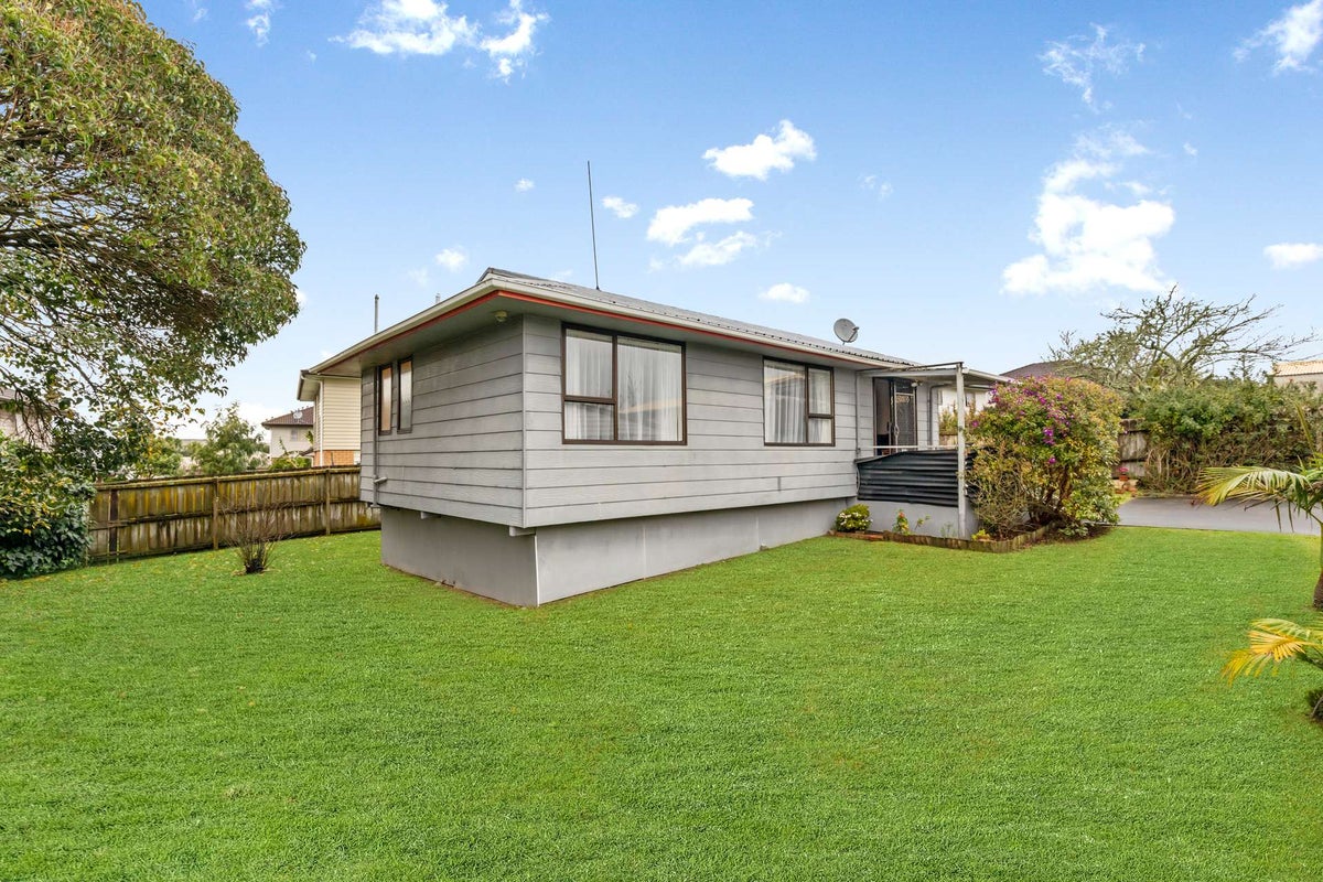 2/38 Barrys Road, Glendene, Auckland - Carousel 1