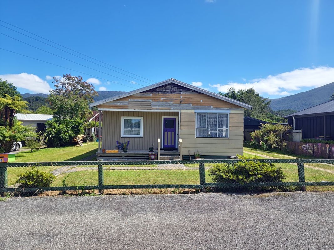 13 Hart Street, Blackball, Greymouth - Carousel 1