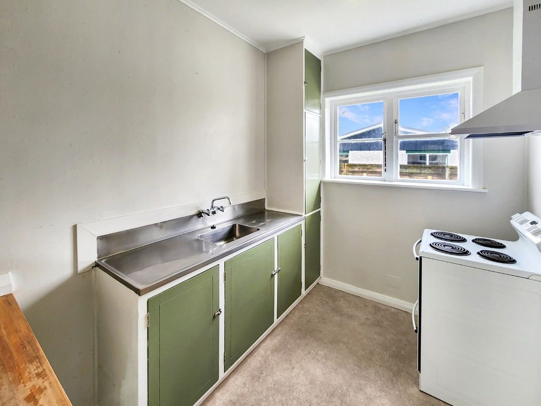 11 Frickleton Grove, Waterloo, Lower Hutt - Carousel 2