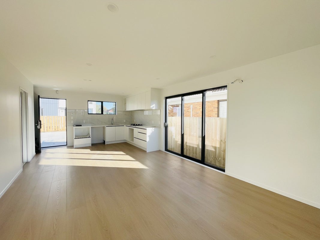 3 Norfolk Place, Papatoetoe, Auckland - Carousel 1