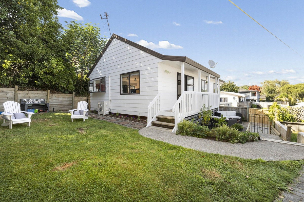 25B Meander Drive, Welcome Bay, Tauranga - Carousel 1