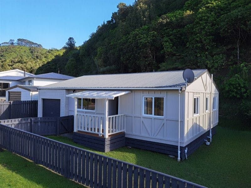 90 Rangituhi Crescent, Takapuwahia, Porirua - Carousel 2