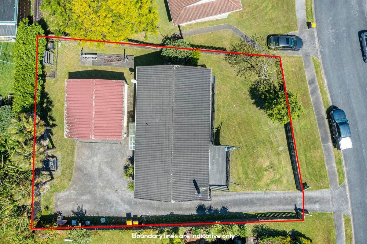 15 Edgware Road, West Harbour, Auckland - Carousel 1
