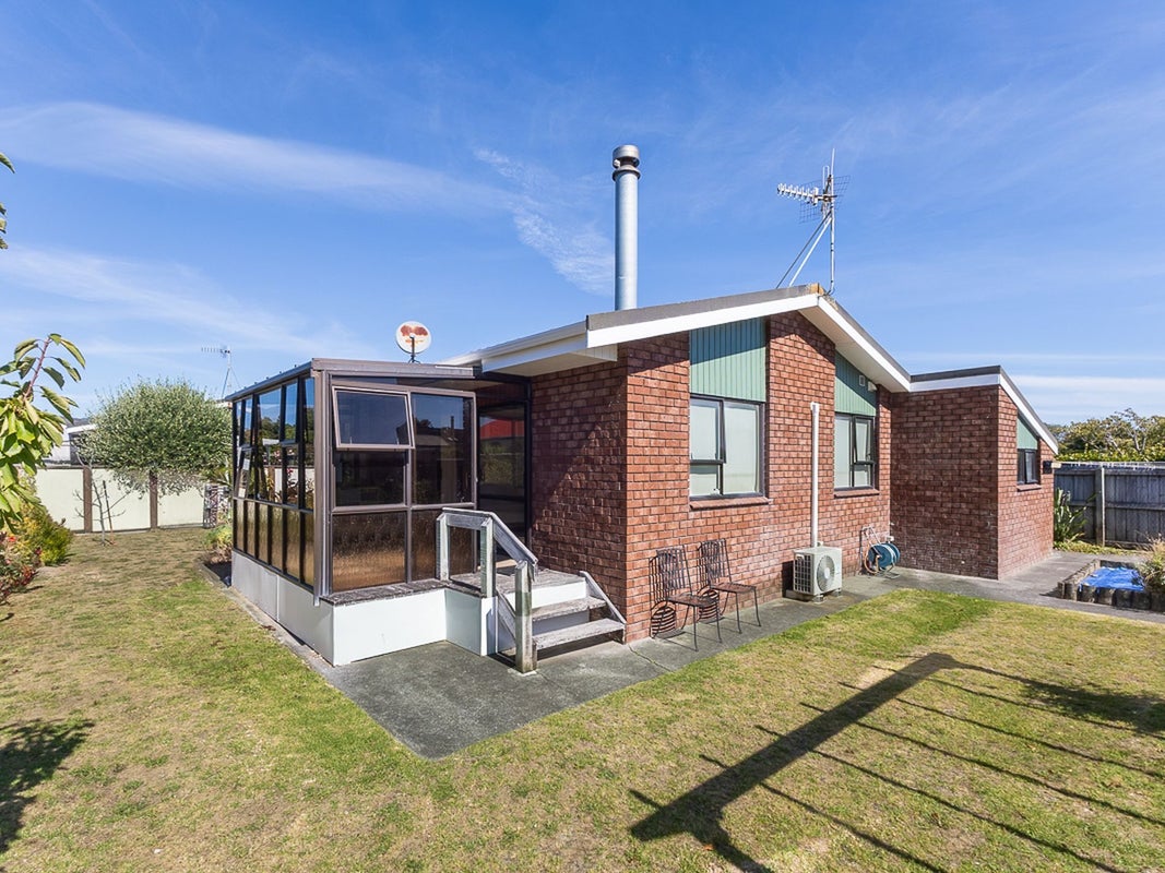 13A HADFIELD PL, PARAPARAUMU BEACH, PARAPARAUMU - Carousel 1