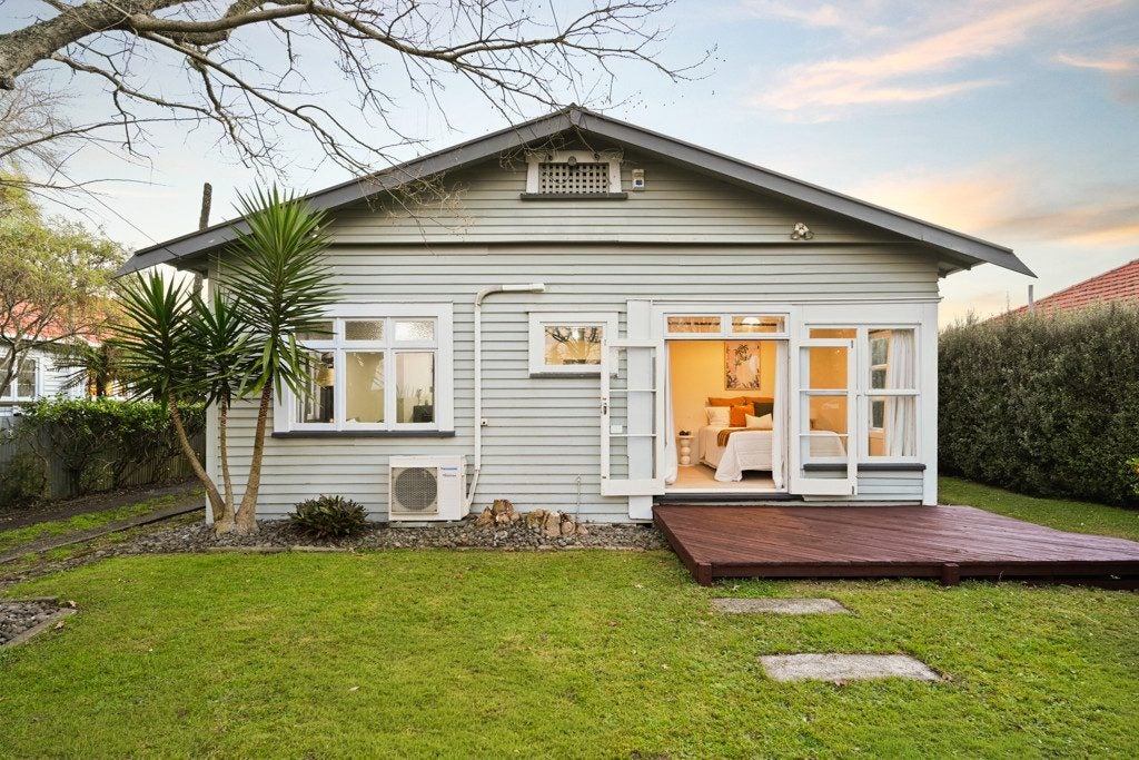 119 Galloway Street, Hamilton East, Hamilton - Carousel 1