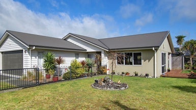 4 Sea Dune Place, Ruakaka - Carousel 1
