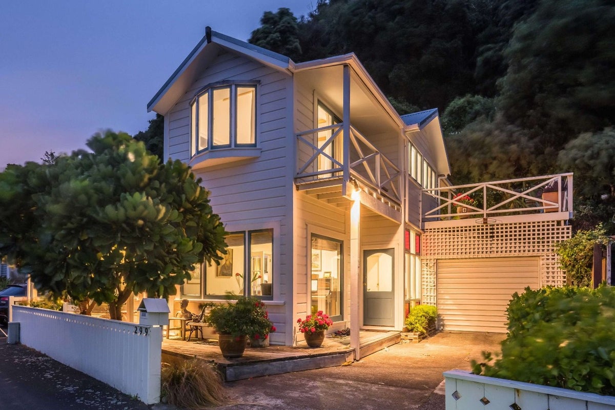 299 Karaka Bay Road, Karaka Bays, Wellington - Carousel 12