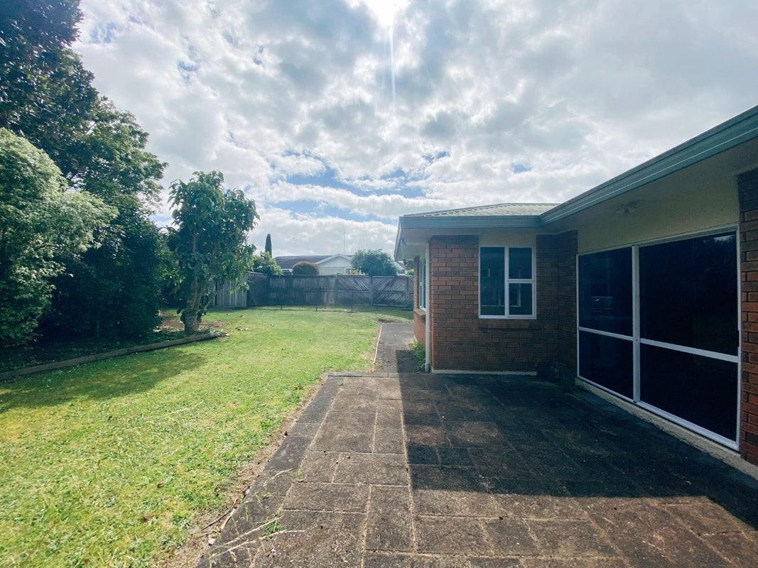 8 Sheriff Place, Riverlea, Hamilton - Carousel 2