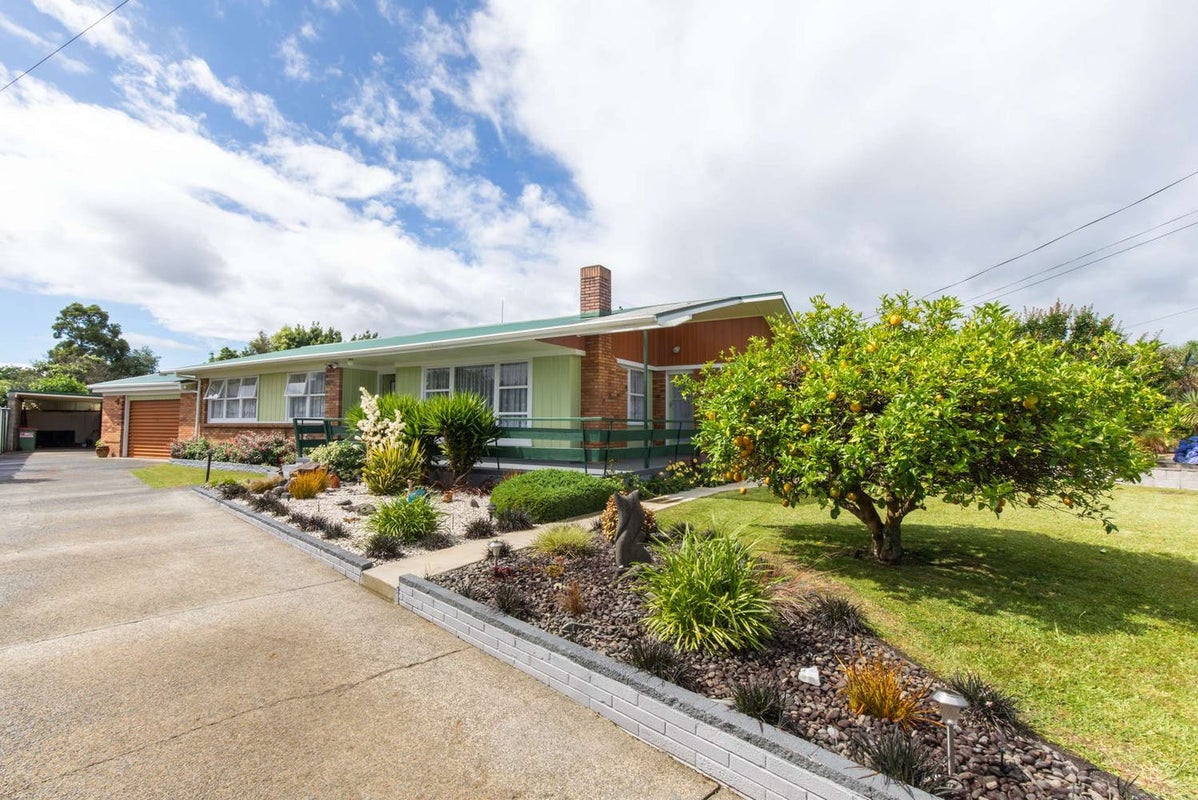 17 Sussex Street, Chartwell, Hamilton - Carousel 1