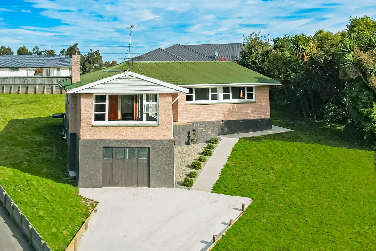 6 Oban Street, Holmes Hill, Oamaru - Carousel 1
