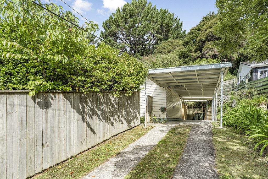 22B Hine Road, Wainuiomata, Lower Hutt - Carousel 2