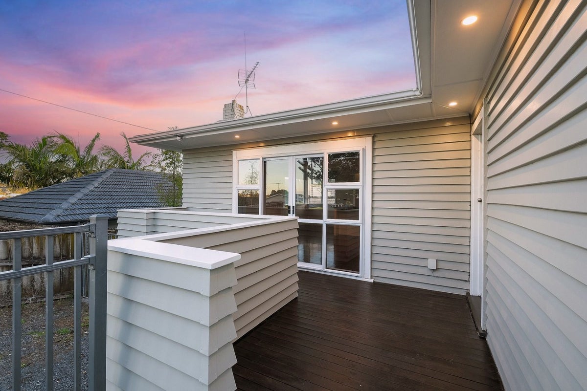 44 Glengarry Road, Glen Eden, Auckland - Carousel 1
