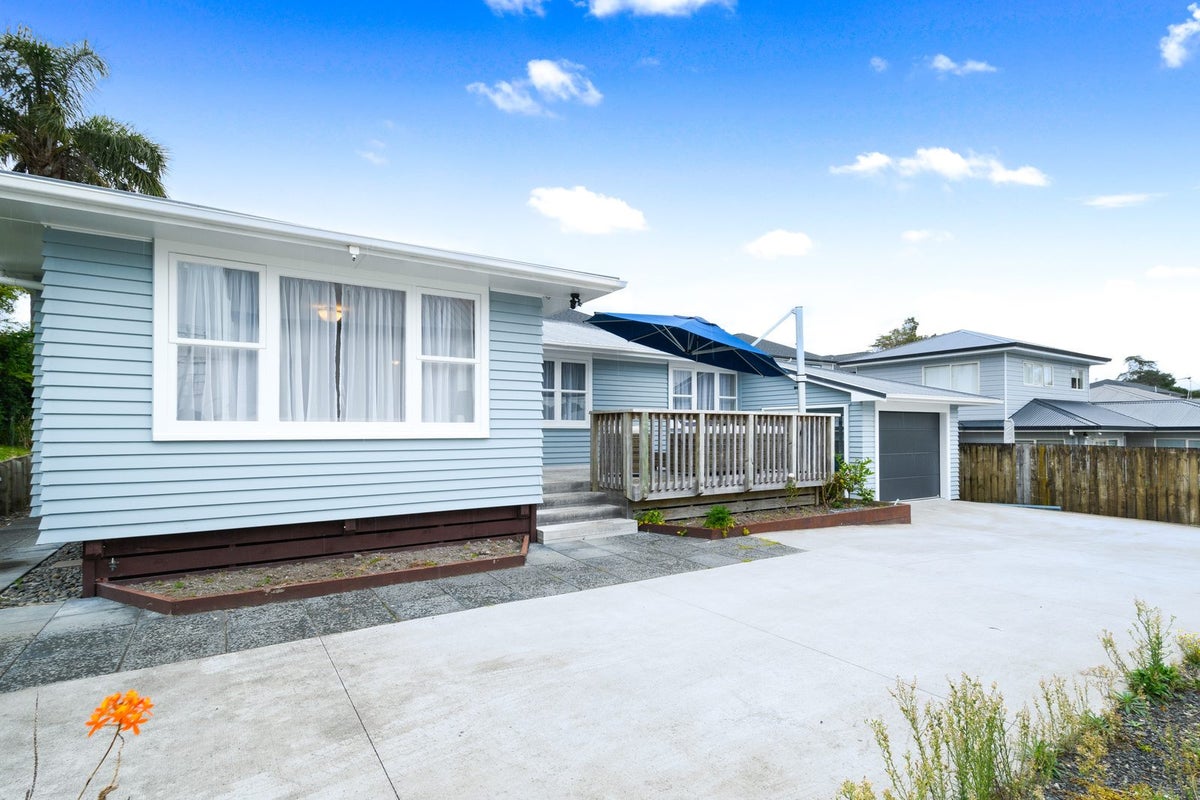 107 Wharf Road, Te Atatu Peninsula, Auckland - Carousel 1