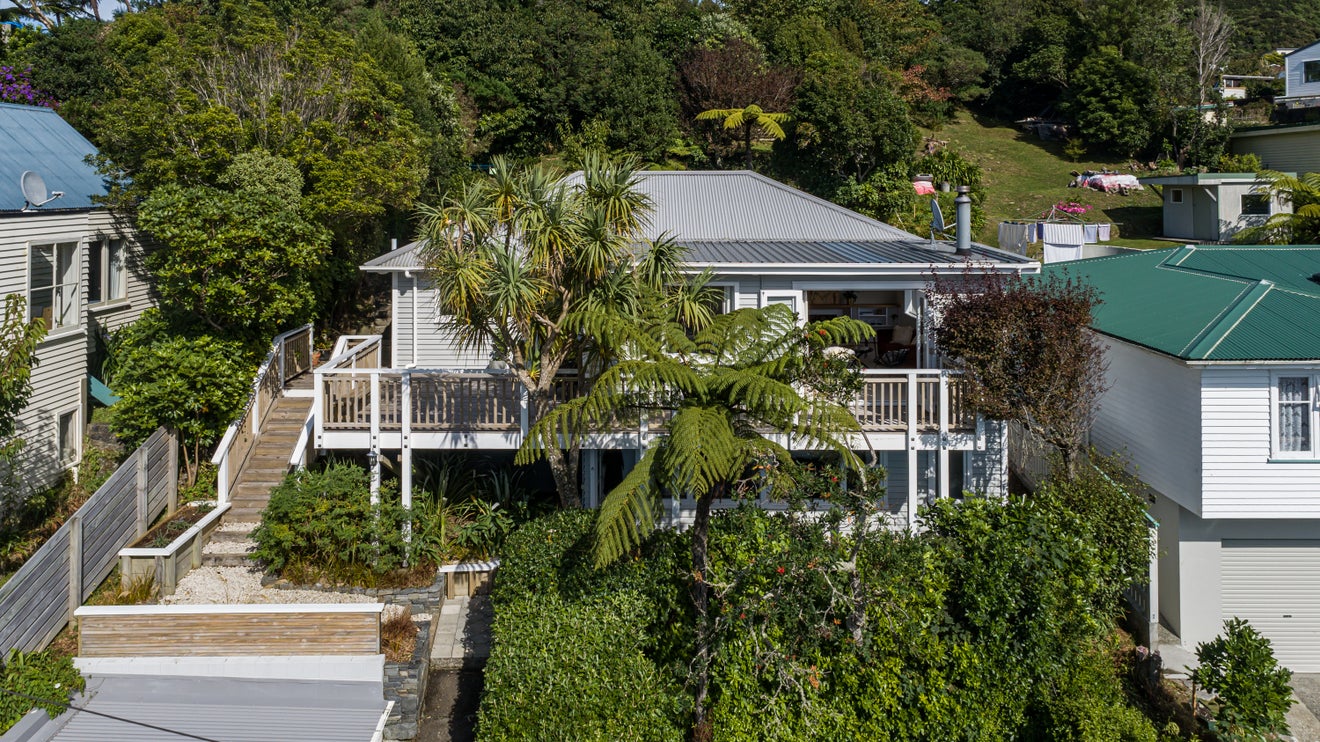 12 Terawhiti Terrace, Karori, Wellington - Carousel 1