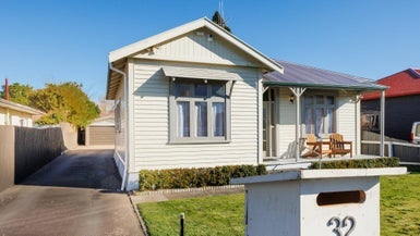 32 Colombo Street, Hokowhitu, Palmerston North - Carousel 1